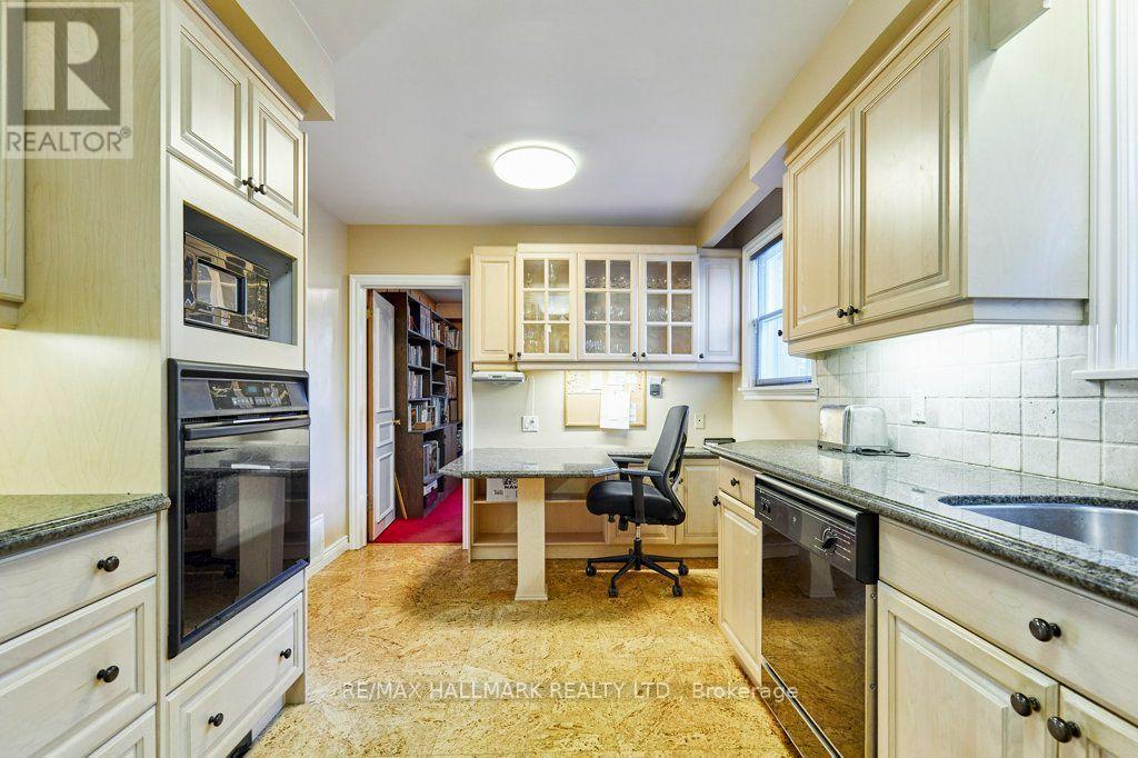 11 Feldbar Court, Toronto, ON photo 16