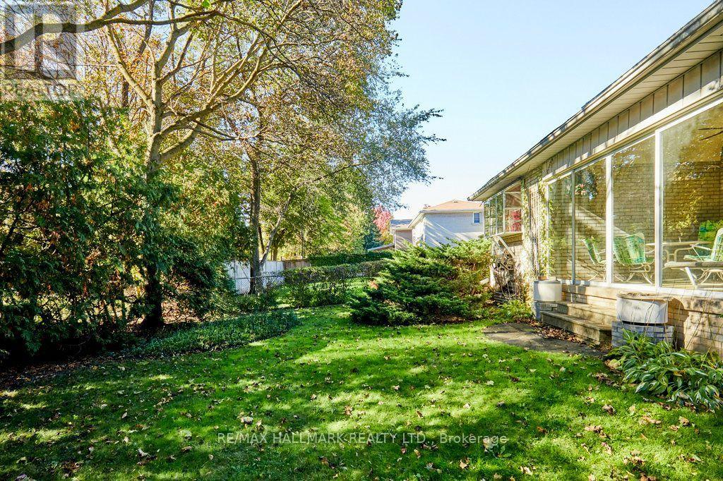 11 Feldbar Court, Toronto, ON photo 42
