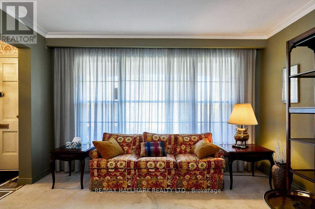 11 Feldbar Court, Toronto, ON photo 7