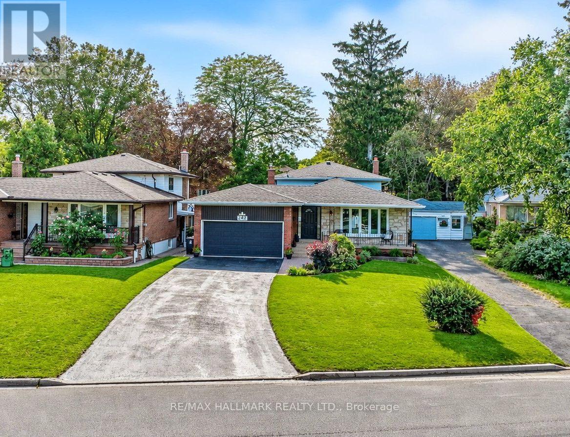 242 Beechgrove Drive, Toronto, ON photo 2