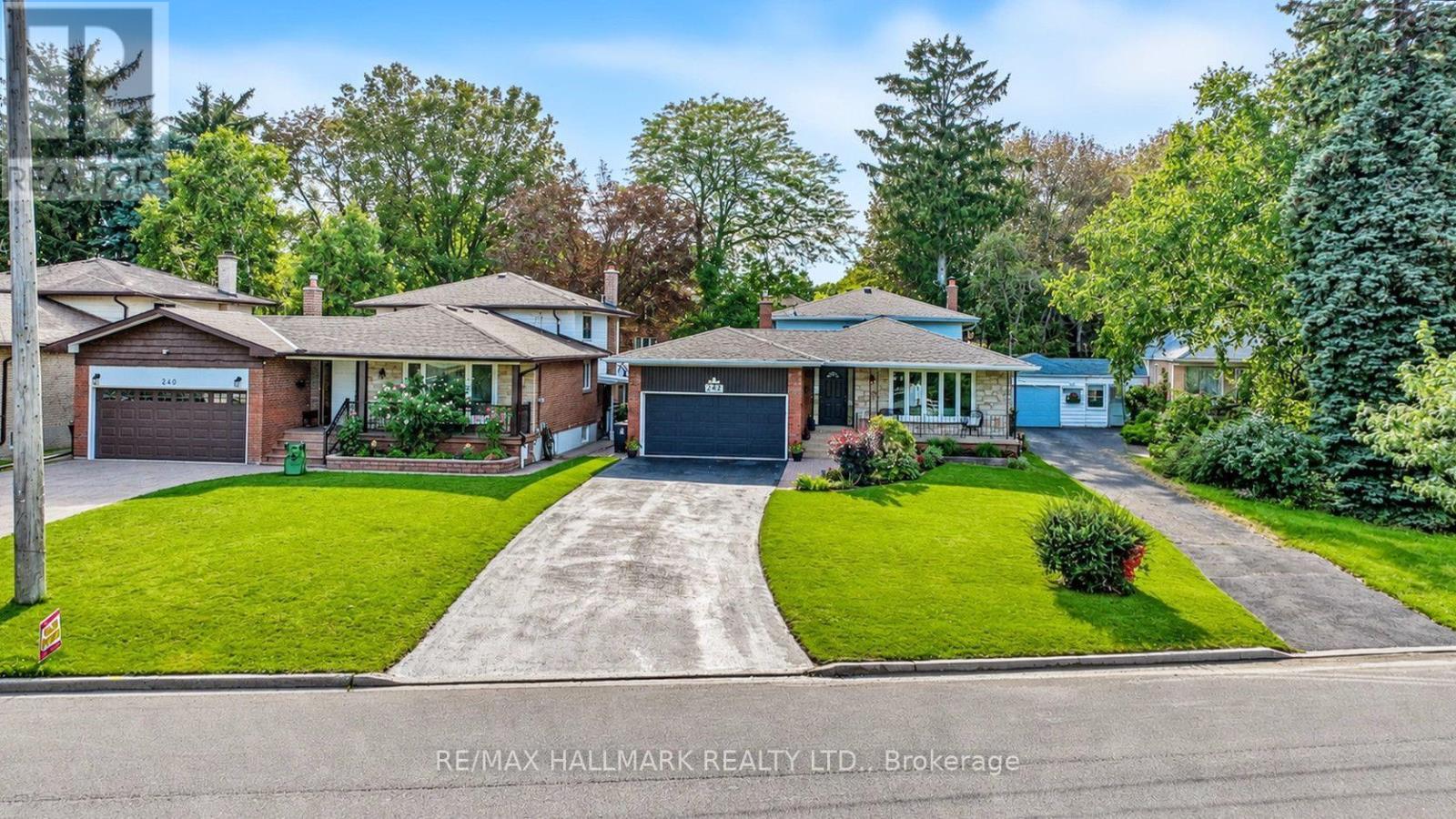 242 Beechgrove Drive, Toronto, ON photo 41