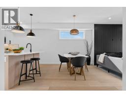 Primary Bedroom - 2234 44 Street Nw, Calgary, AB T3B0W4 Photo 9