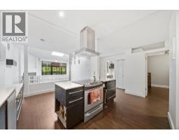 304 141 W 13th Street, North Vancouver, BC V7M1N5 Photo 8
