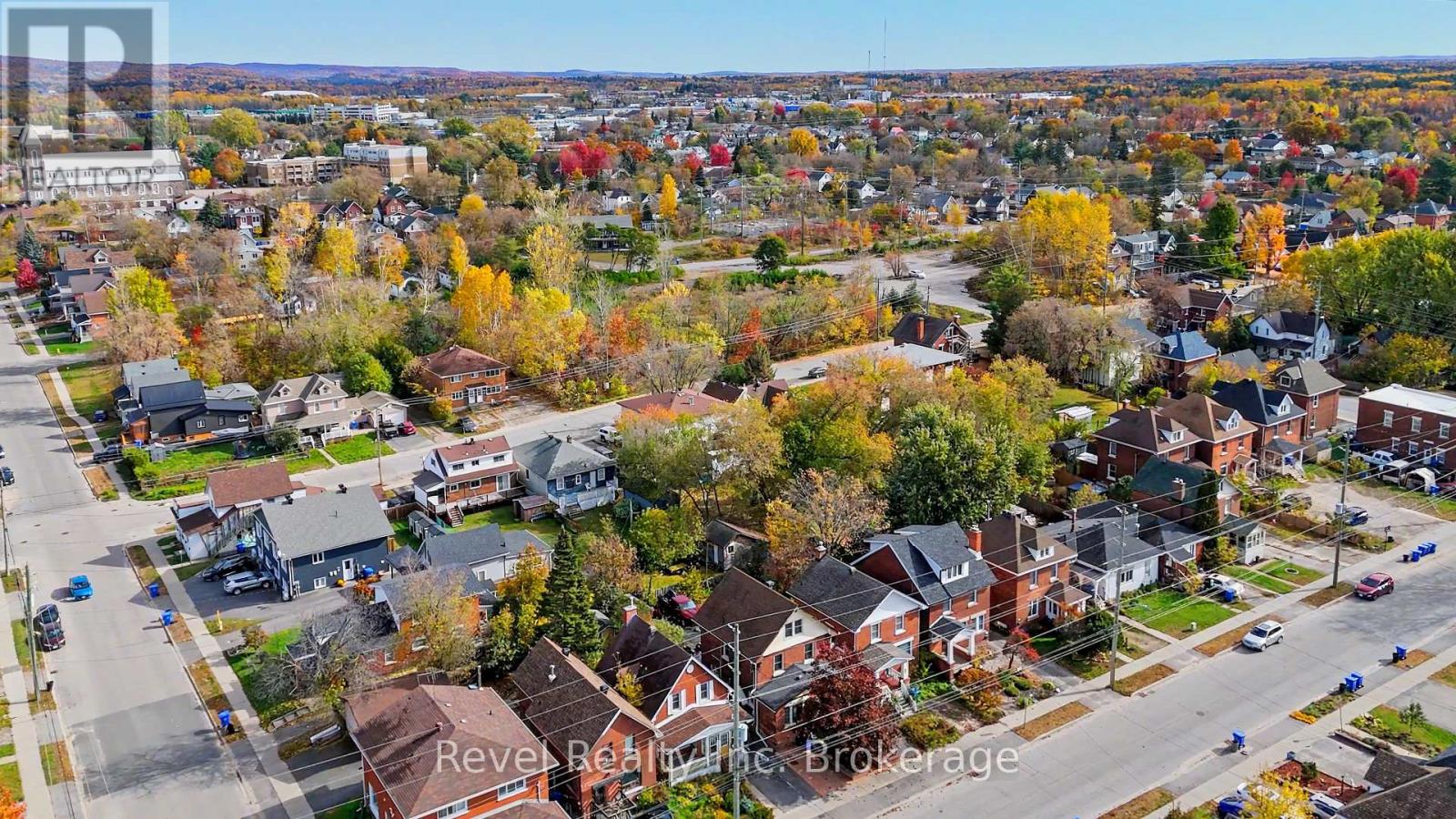 220 FIRST AVENUE E - 32