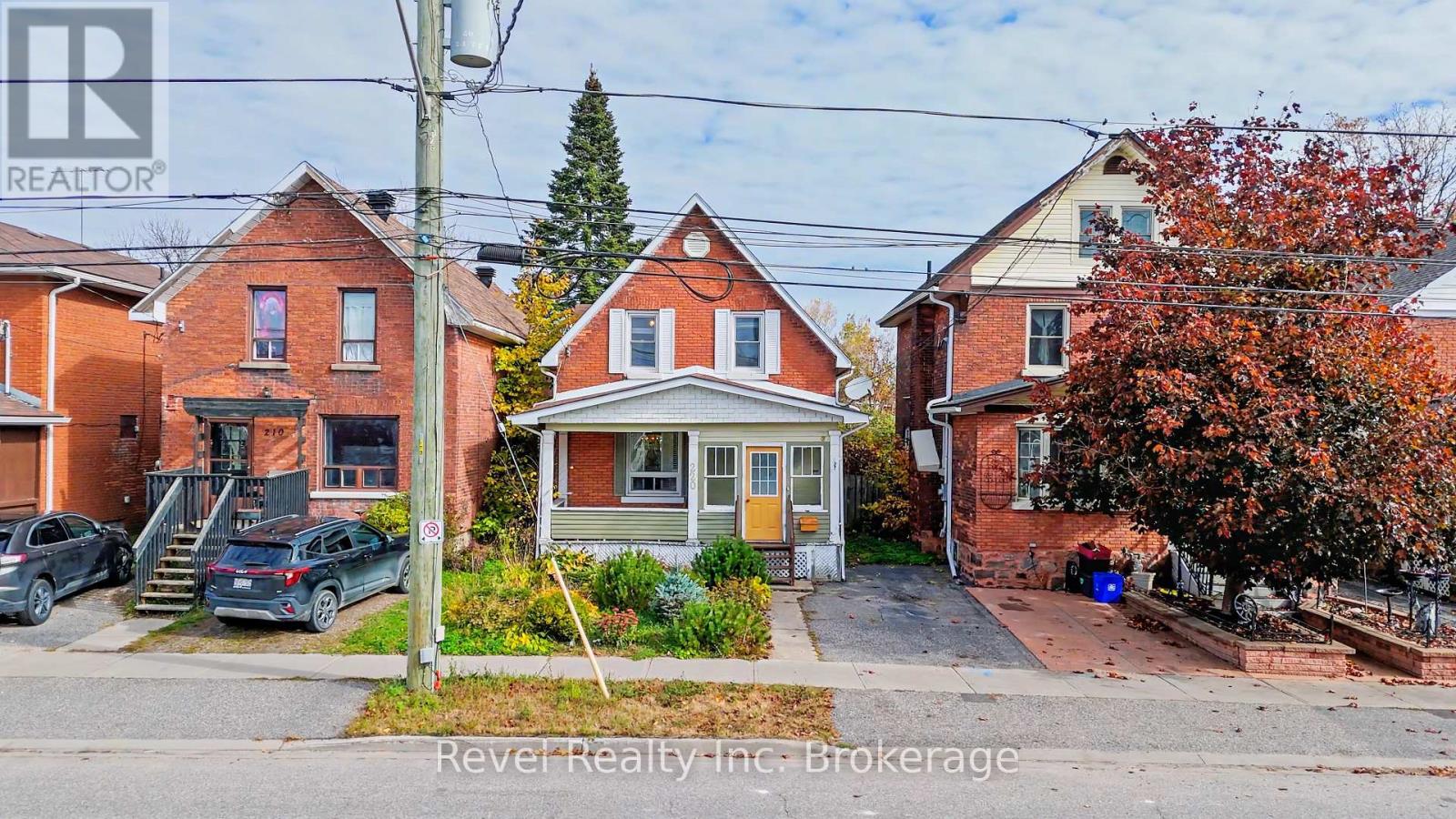 220 FIRST AVENUE E - 37
