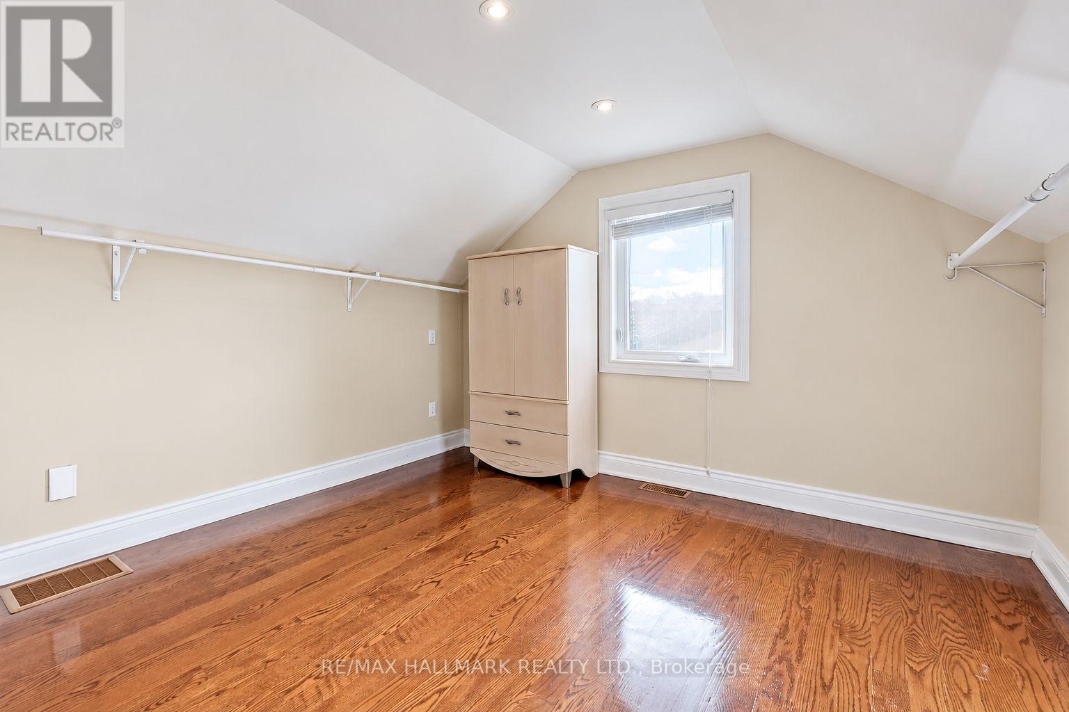28 Lake Avenue, Richmond Hill, ON photo 7