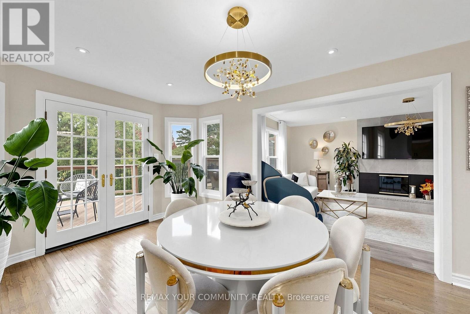 6 Bombay Court, Richmond Hill, ON photo 14