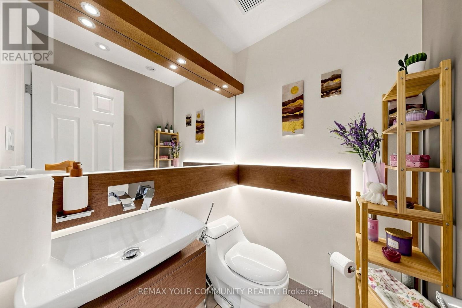 6 Bombay Court, Richmond Hill, ON photo 16