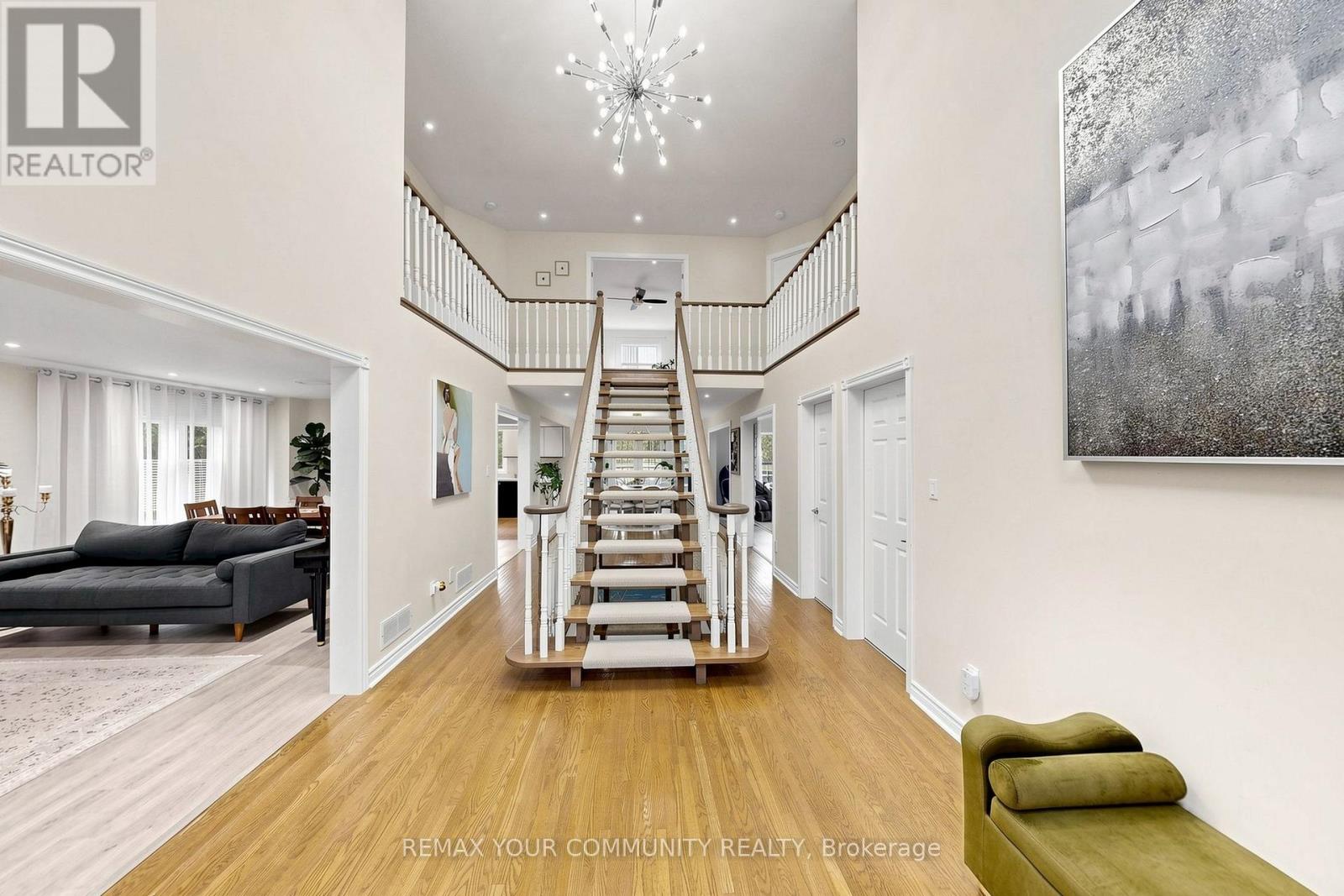 6 Bombay Court, Richmond Hill, ON photo 17
