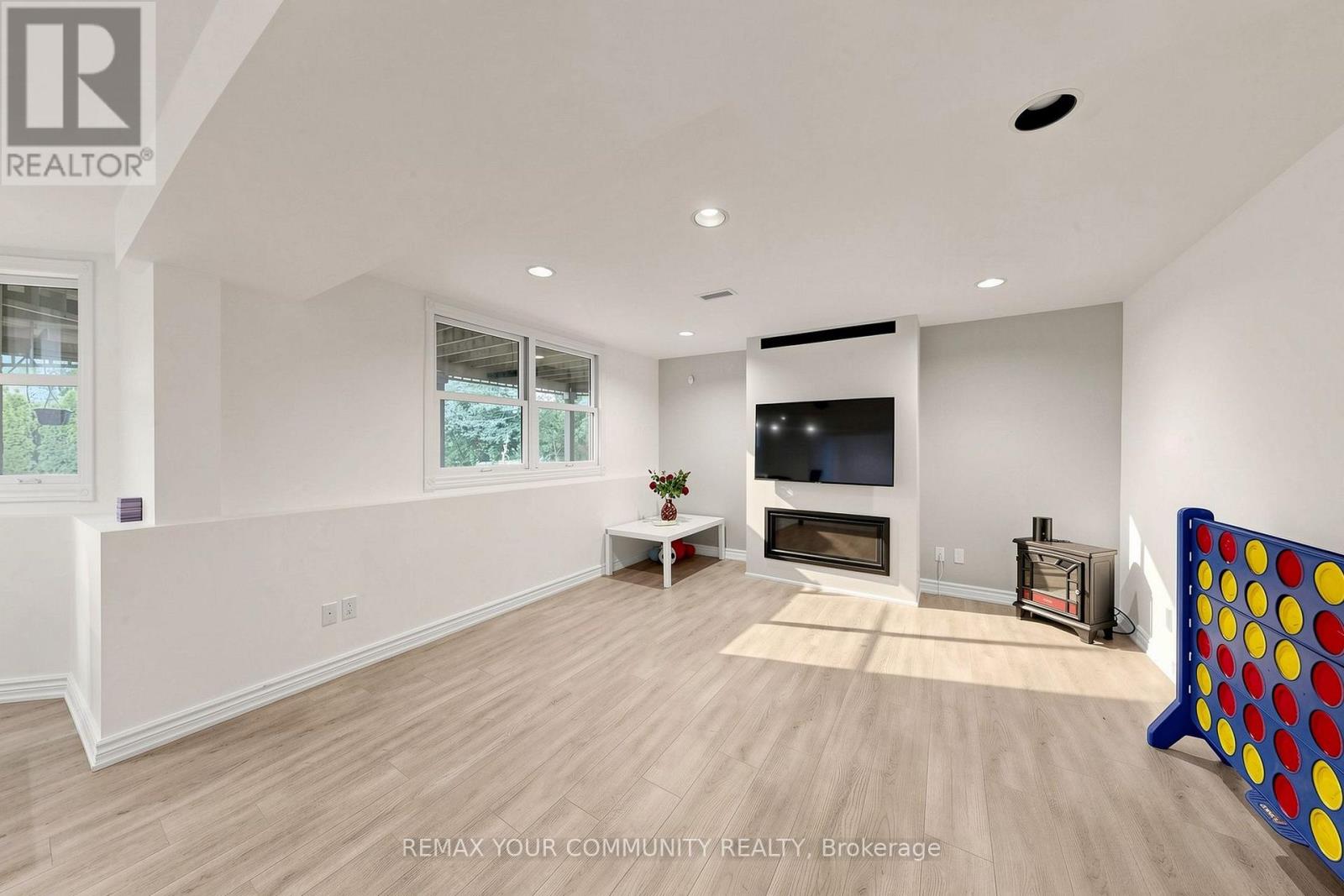 6 Bombay Court, Richmond Hill, ON photo 36