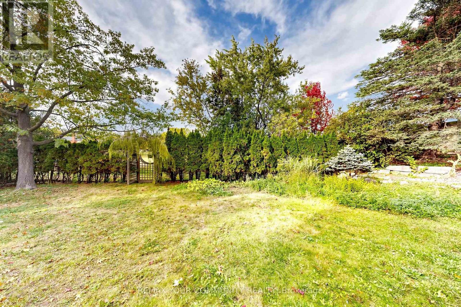 6 Bombay Court, Richmond Hill, ON photo 49