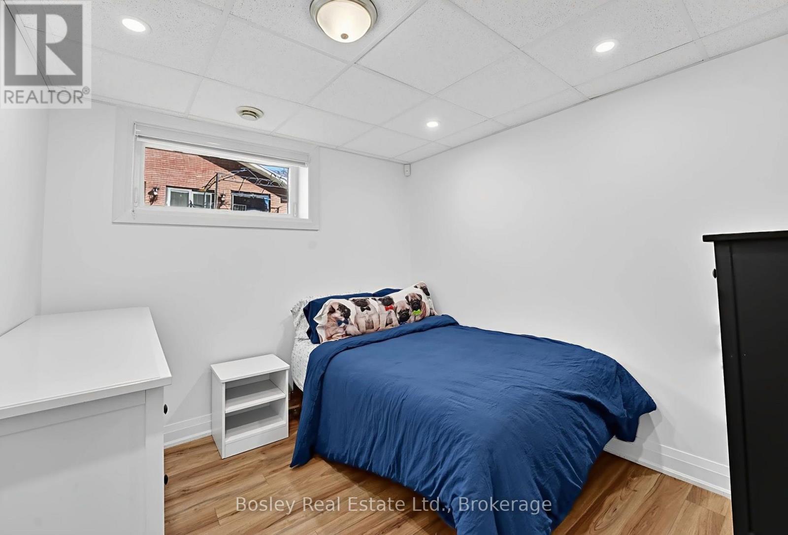 42 ROBINS POINT ROAD - 42