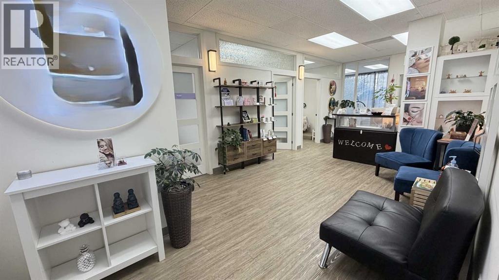 809 Manning Road NE, Calgary — photo 8