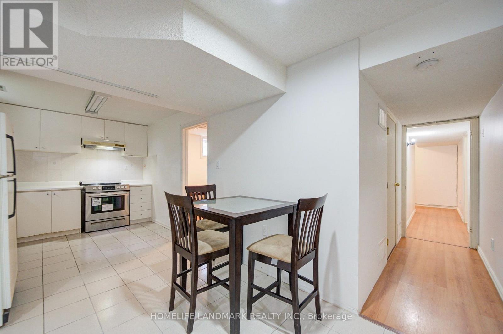 182 FINCH AVENUE E - 37