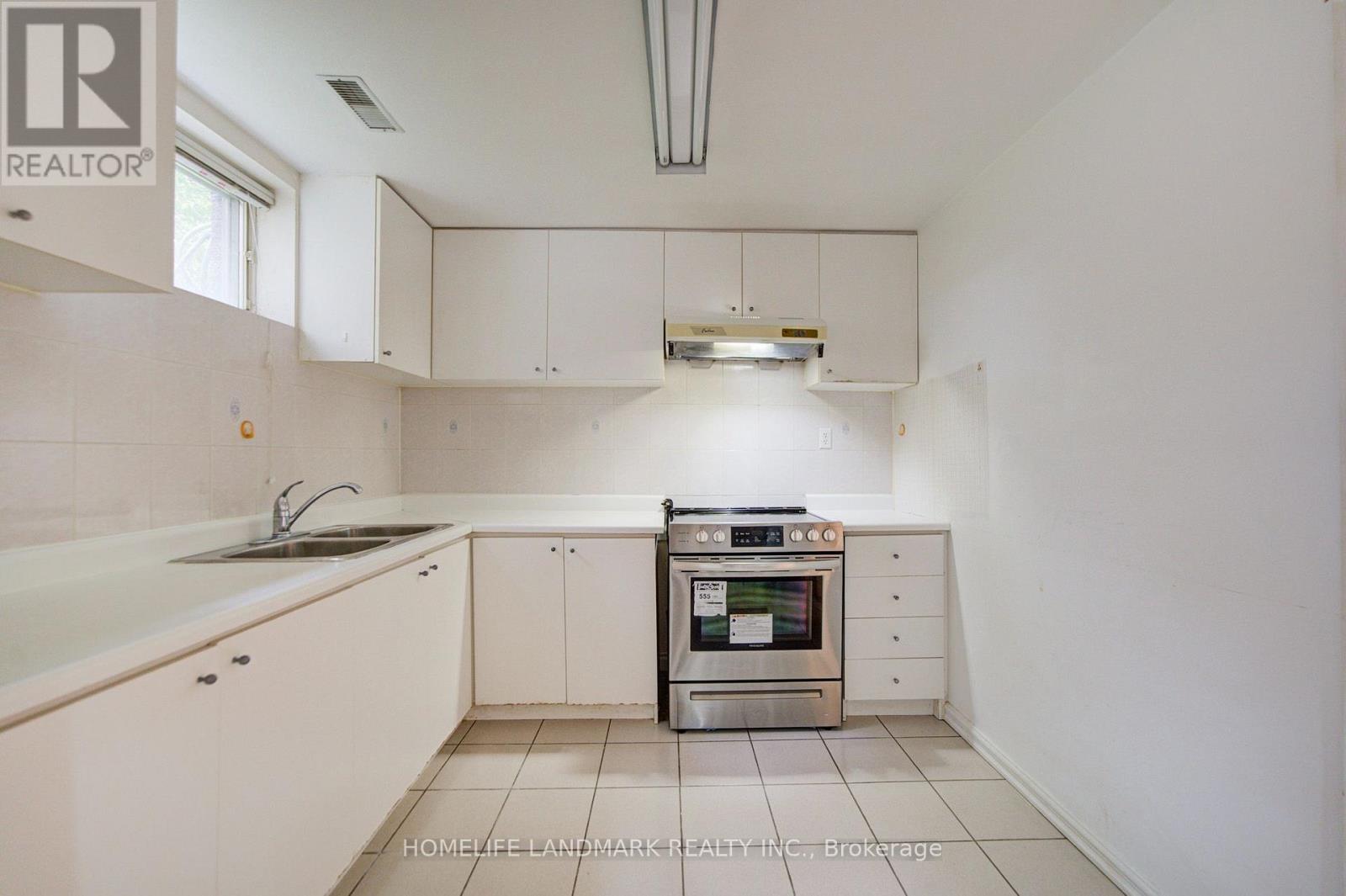 182 FINCH AVENUE E - 39