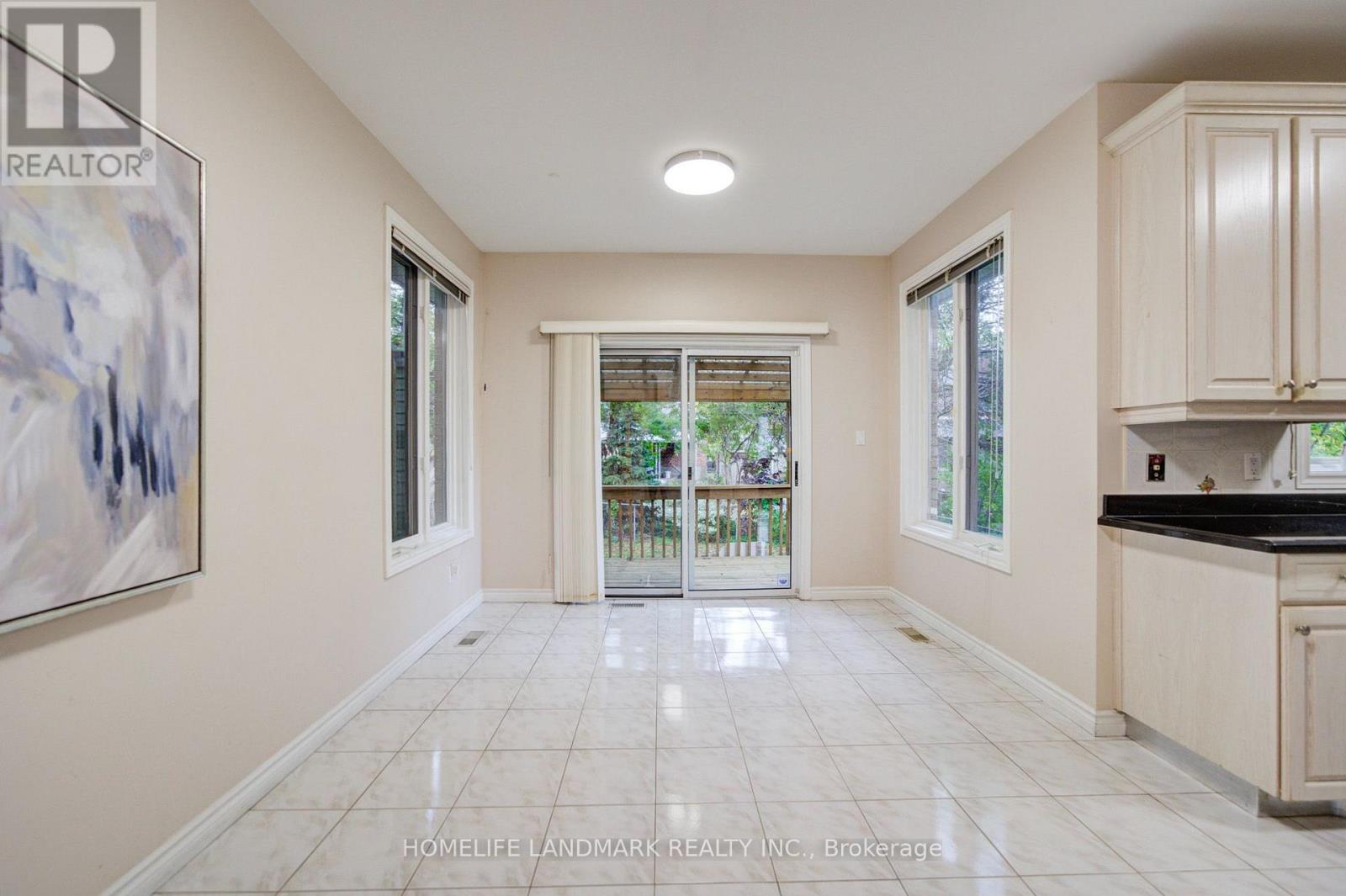 182 FINCH AVENUE E - 13