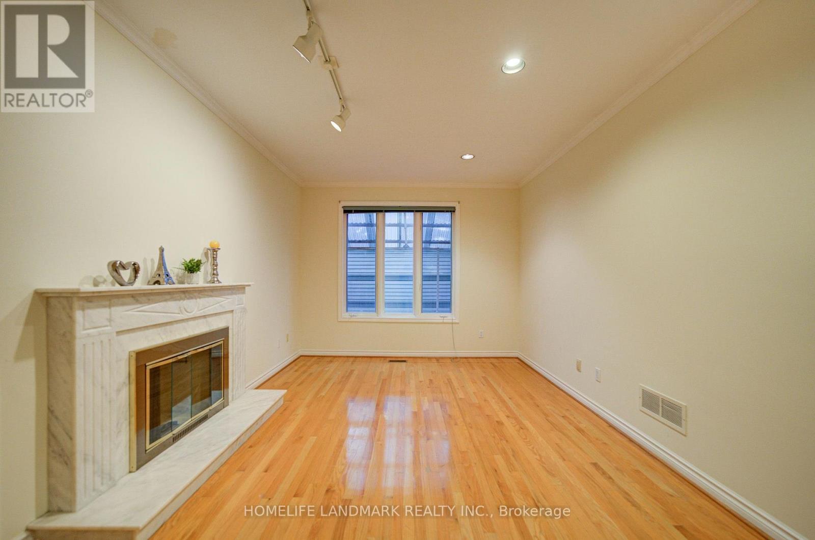 182 FINCH AVENUE E - 21