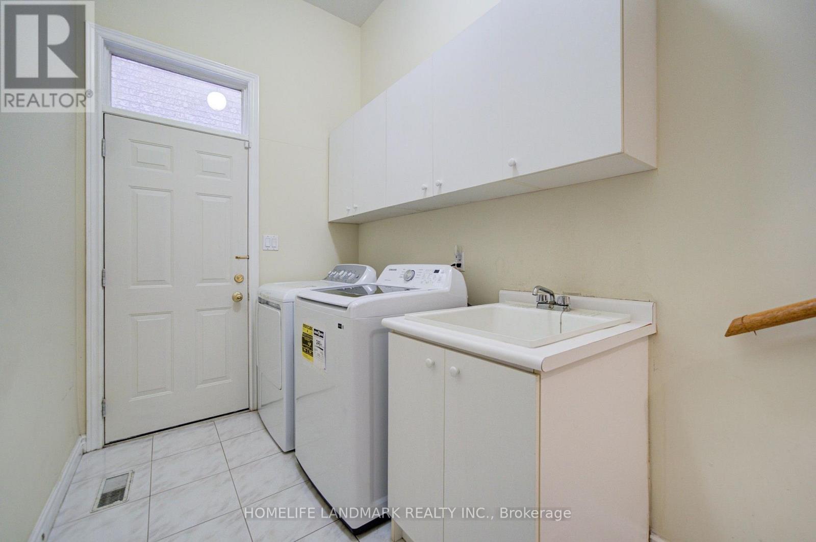 182 FINCH AVENUE E - 46