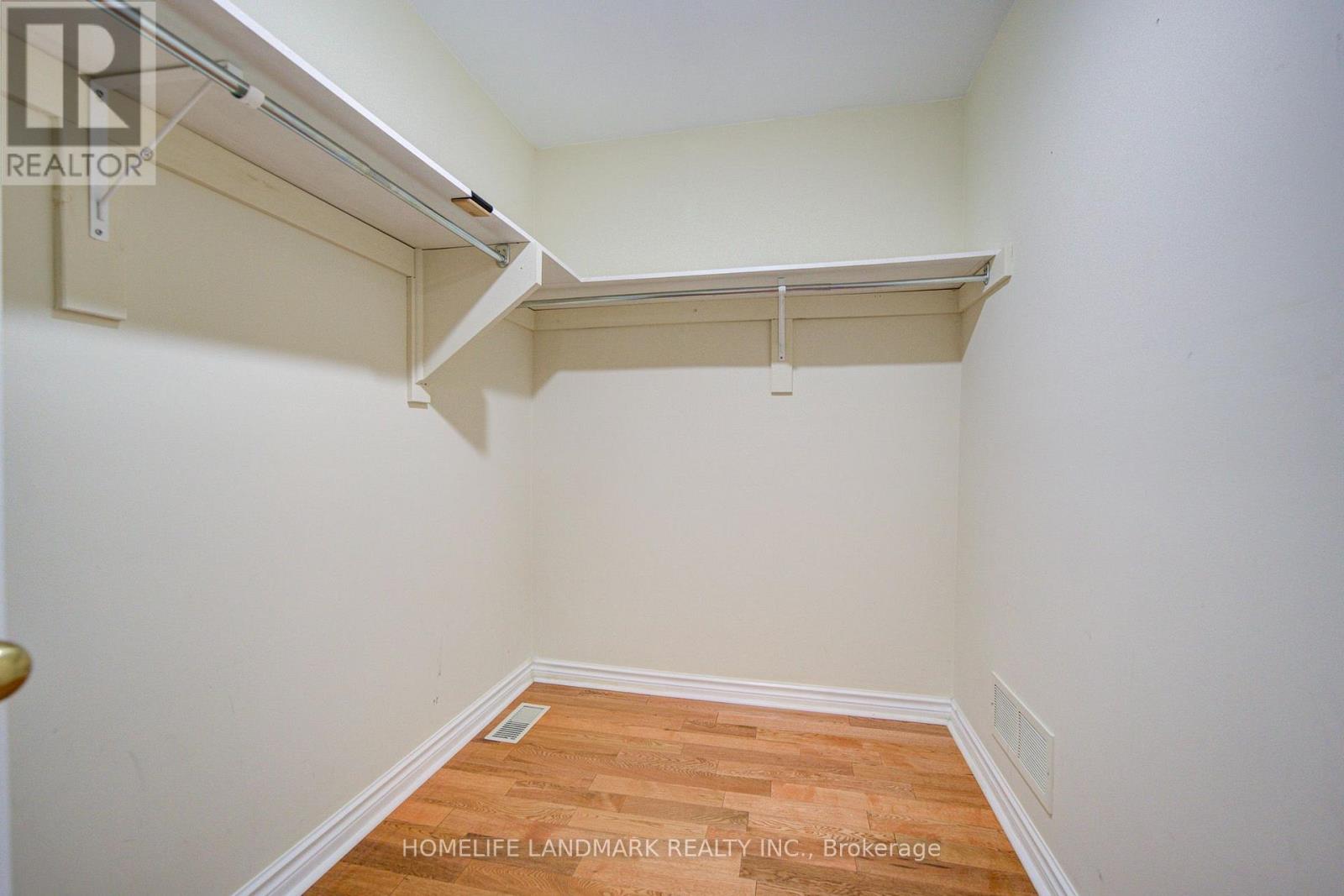 182 FINCH AVENUE E - 32