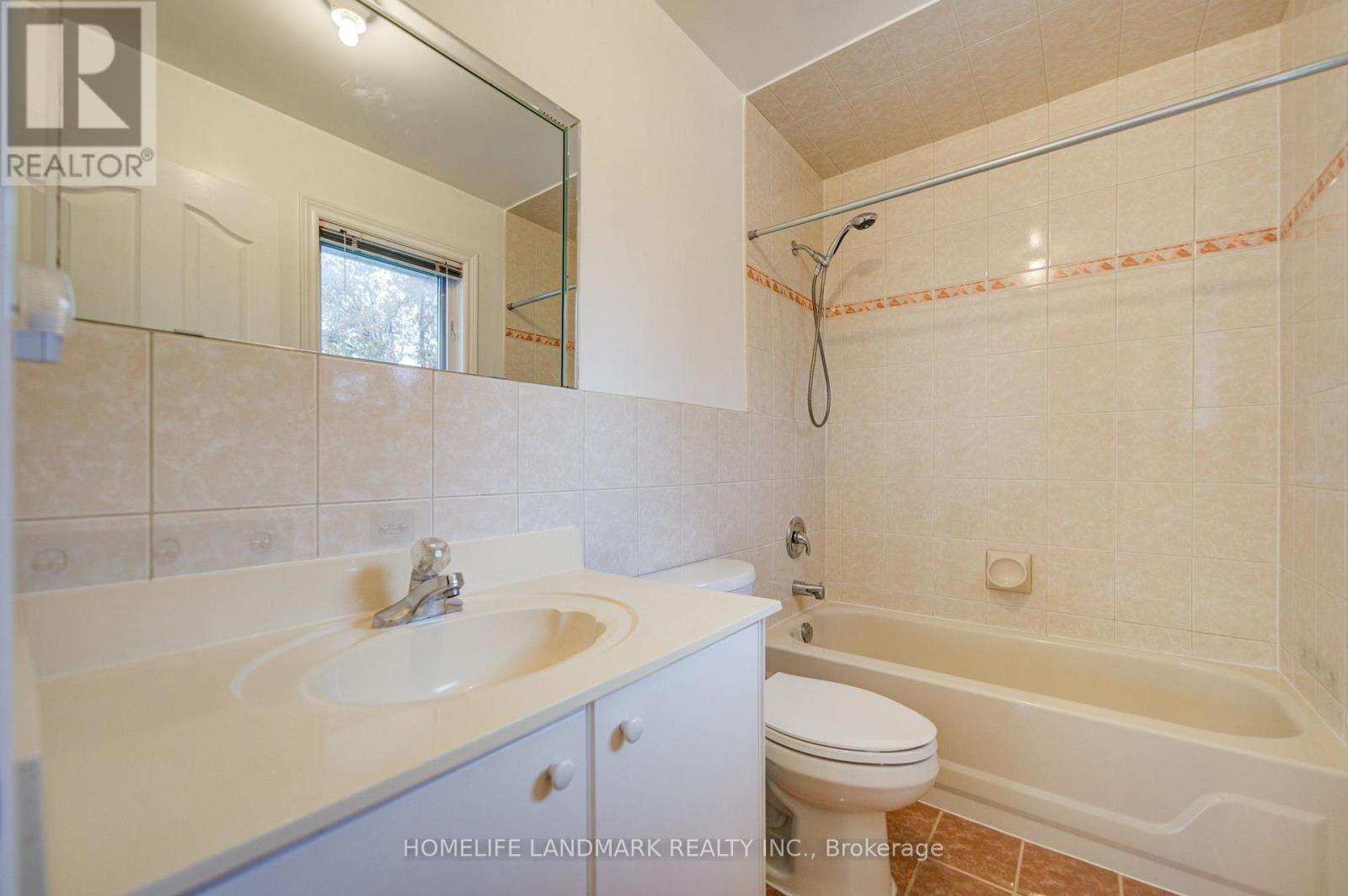 182 FINCH AVENUE E - 27