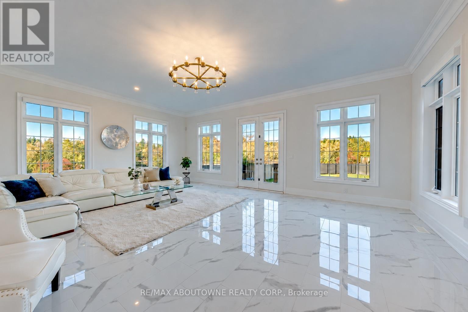 2359 Saw Whet Boulevard, Oakville, ON photo 1