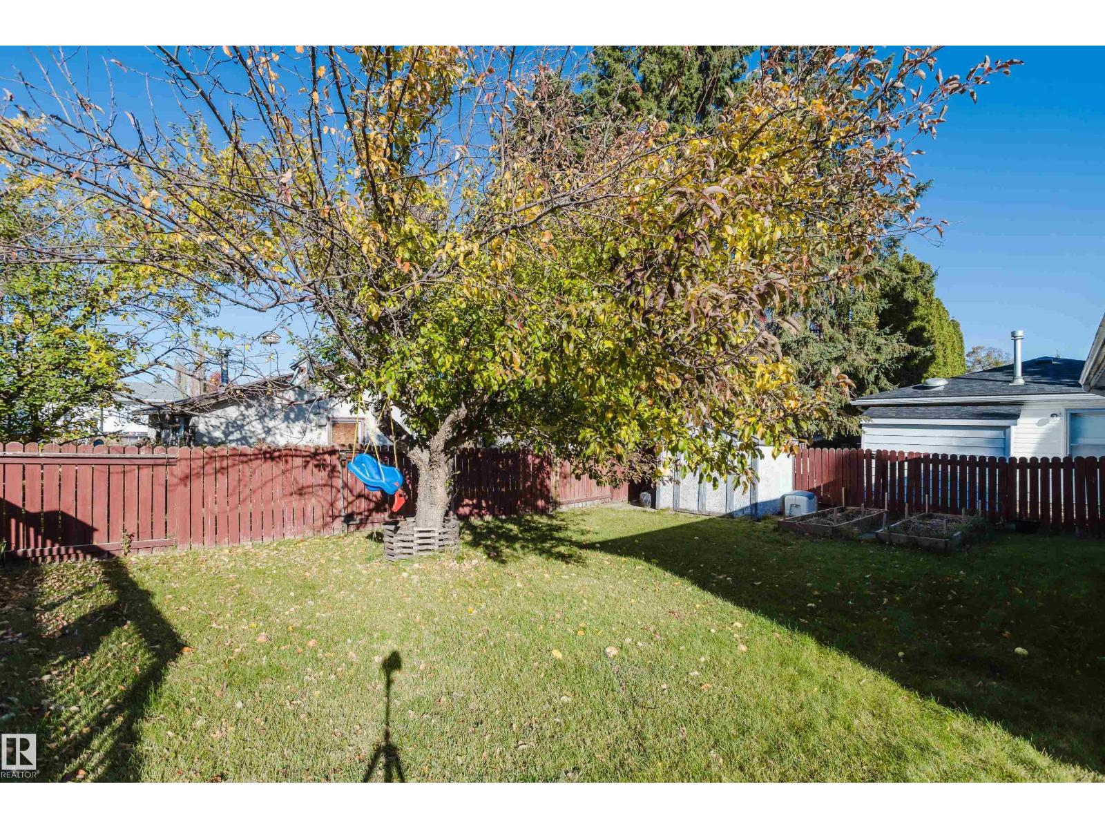 67 Starling Drive, photo 39