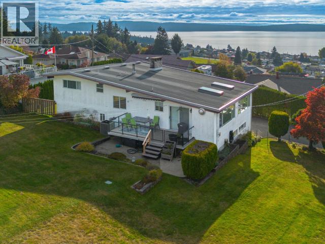 4064 WESTVIEW AVE, Powell River - Image 1