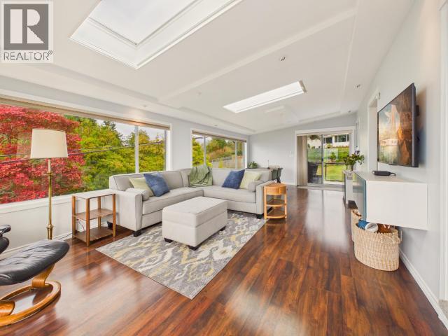 4064 WESTVIEW AVE, Powell River - Image 1
