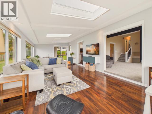 4064 WESTVIEW AVE, Powell River - Image 1