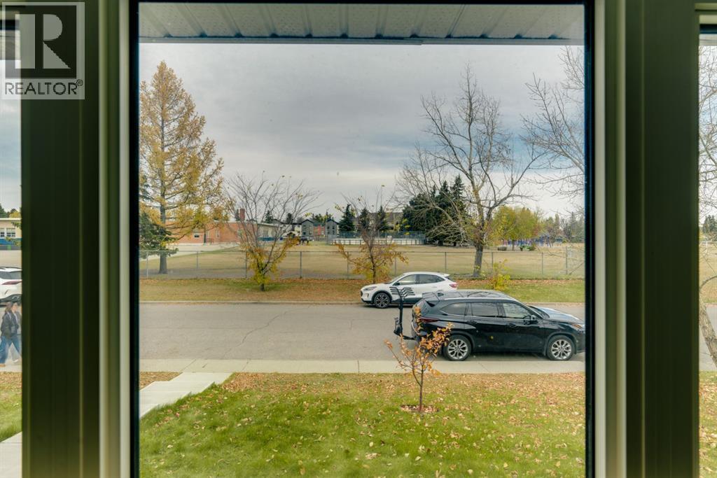 4947 10 Avenue SW, Calgary — photo 15