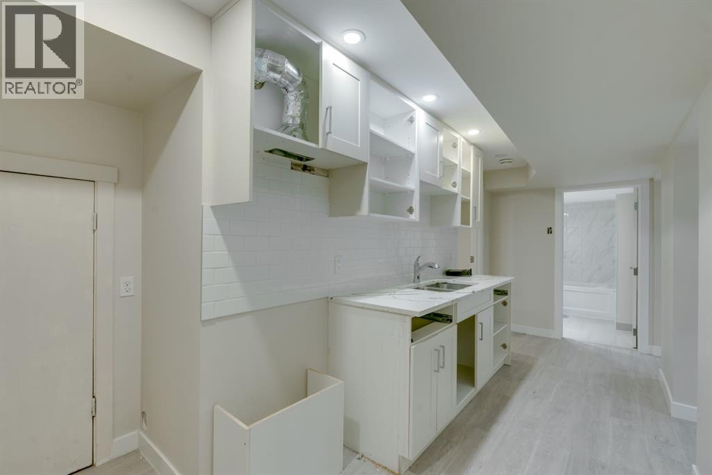 4947 10 Avenue SW, Calgary — photo 28