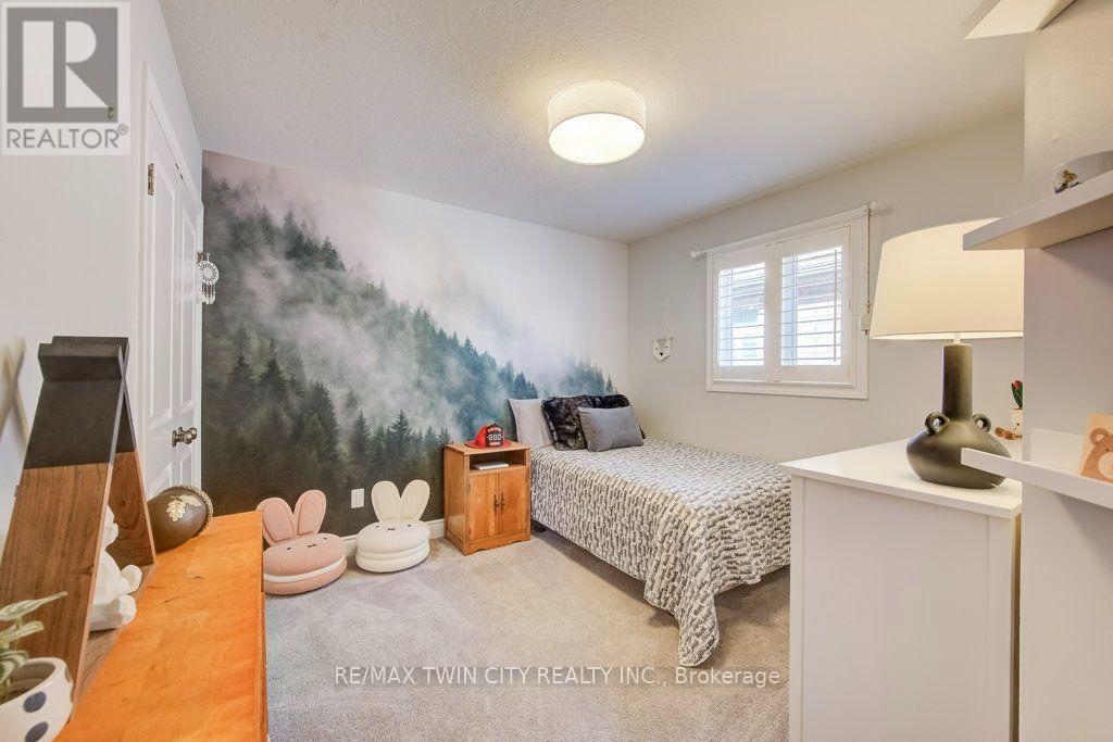 27 Coral Gables Crescent, Woolwich, ON photo 10