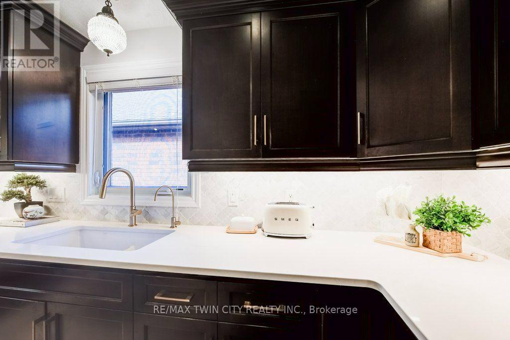 27 Coral Gables Crescent, Woolwich, ON photo 18