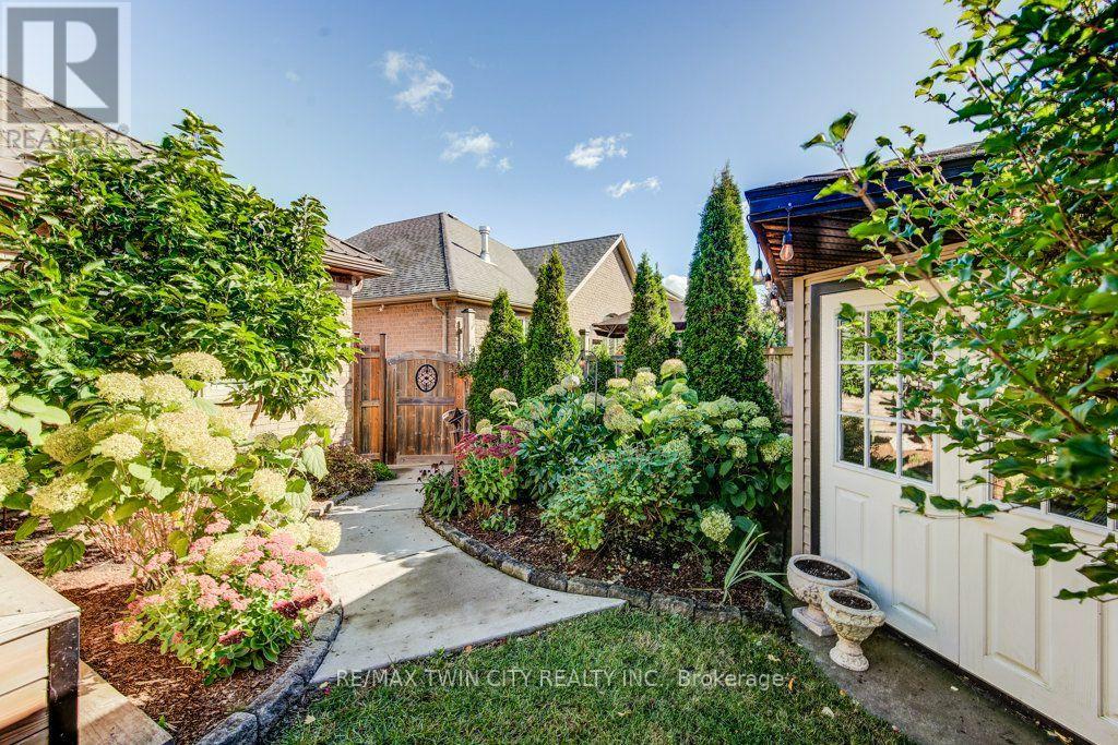 27 Coral Gables Crescent, Woolwich, ON photo 44