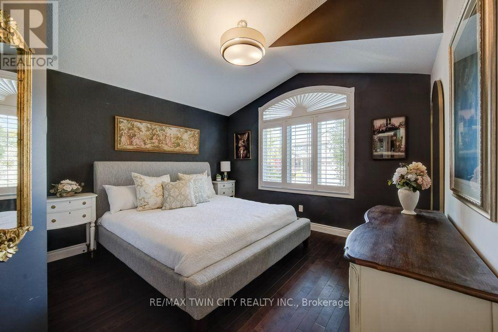 27 Coral Gables Crescent, Woolwich, ON photo 8