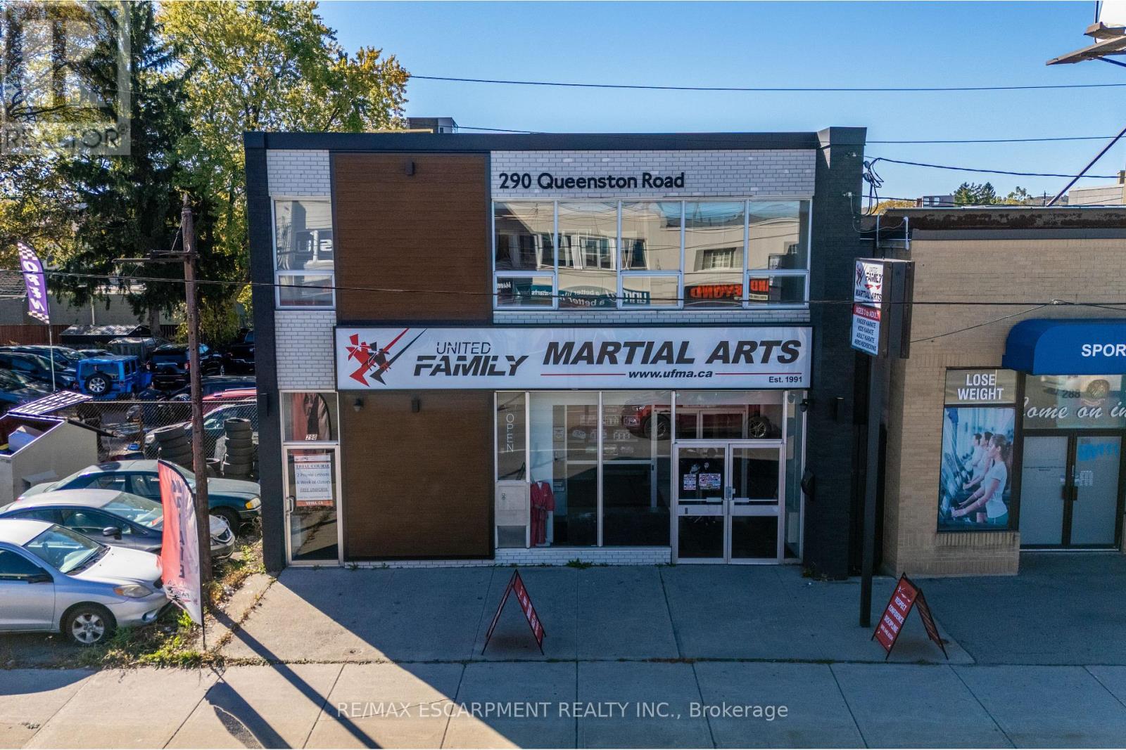 290 Queenston