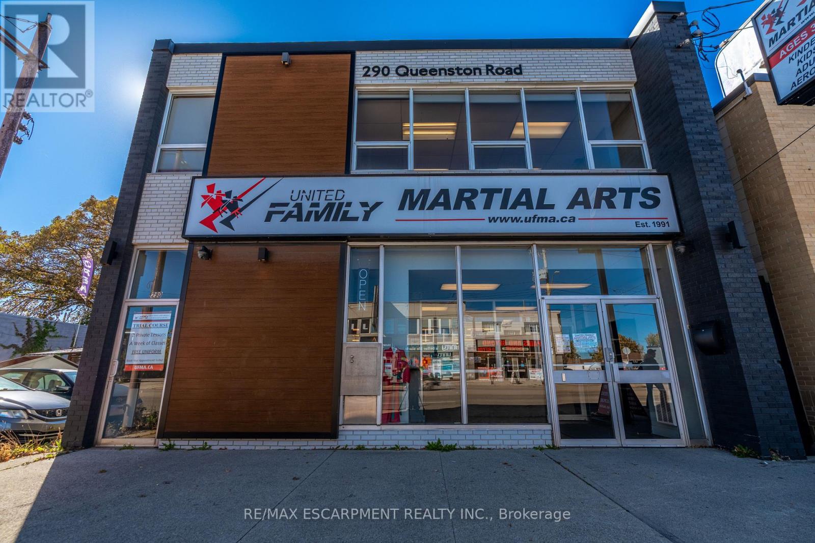 290 Queenston photo 5
