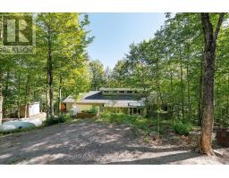 Primary Bedroom - 621 Deer Run Road, Magnetawan, ON P0A1C0 Photo 13