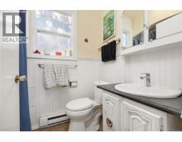 1085 Hulford St, Saanich, BC V8X3B5 Photo 18