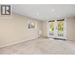 1085 Hulford St, Saanich, BC V8X3B5 Photo 22