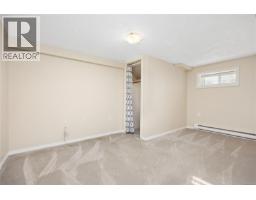 1085 Hulford St, Saanich, BC V8X3B5 Photo 25