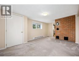 1085 Hulford St, Saanich, BC V8X3B5 Photo 30