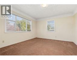 Living room - 1085 Hulford St, Saanich, BC V8X3B5 Photo 7