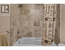 2, 813 4th Street, Canmore, AB T1W2G9 Photo 32