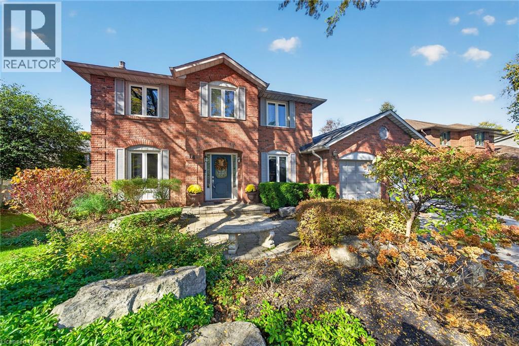 14 COTTONWOOD Court, Ancaster, Ontario, L9G3W1, Ancaster, Ontario — photo 2 of 5
