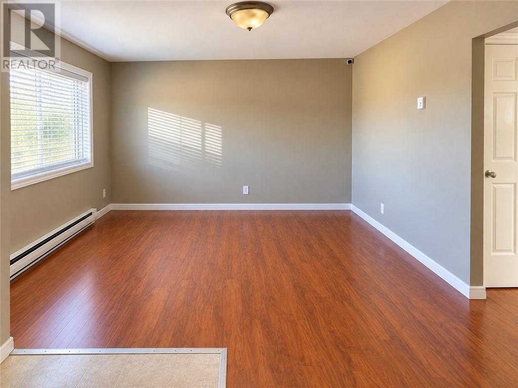 660 Notre-Dame Avenue Unit# 3 photo 4