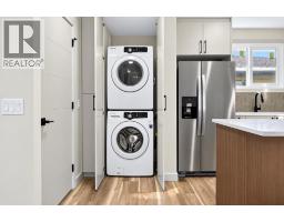 Kitchen - 62 Templeson Crescent Ne, Calgary, AB T1Y5L8 Photo 6