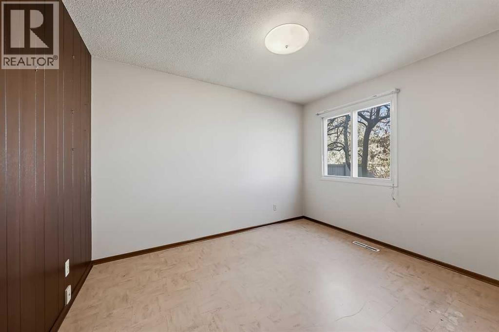 210 2 Avenue SE, High River — photo 18