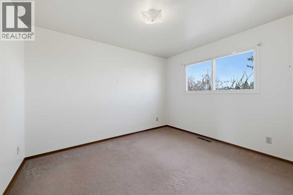 210 2 Avenue SE, High River — photo 20