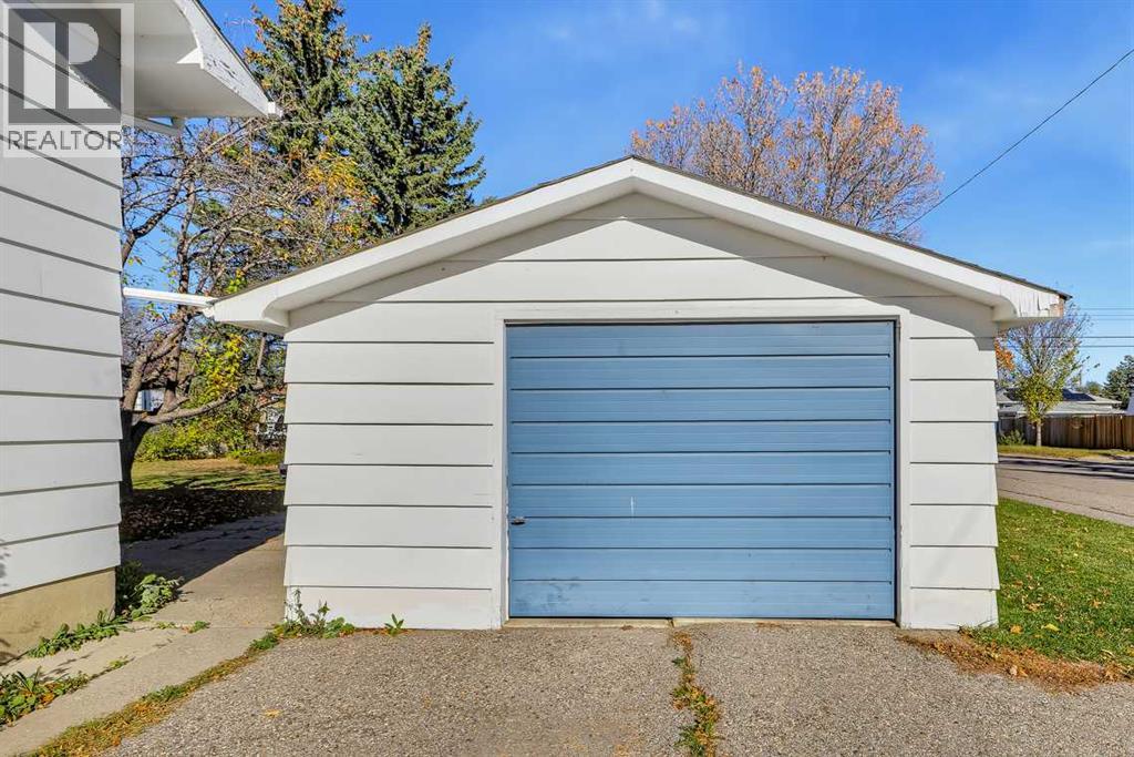 210 2 Avenue SE, High River — photo 36